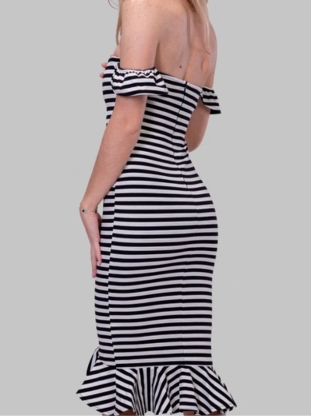By Egreis Striped Ruffle Bodycon Off-Shoulder Dress NWT xs viola black and white